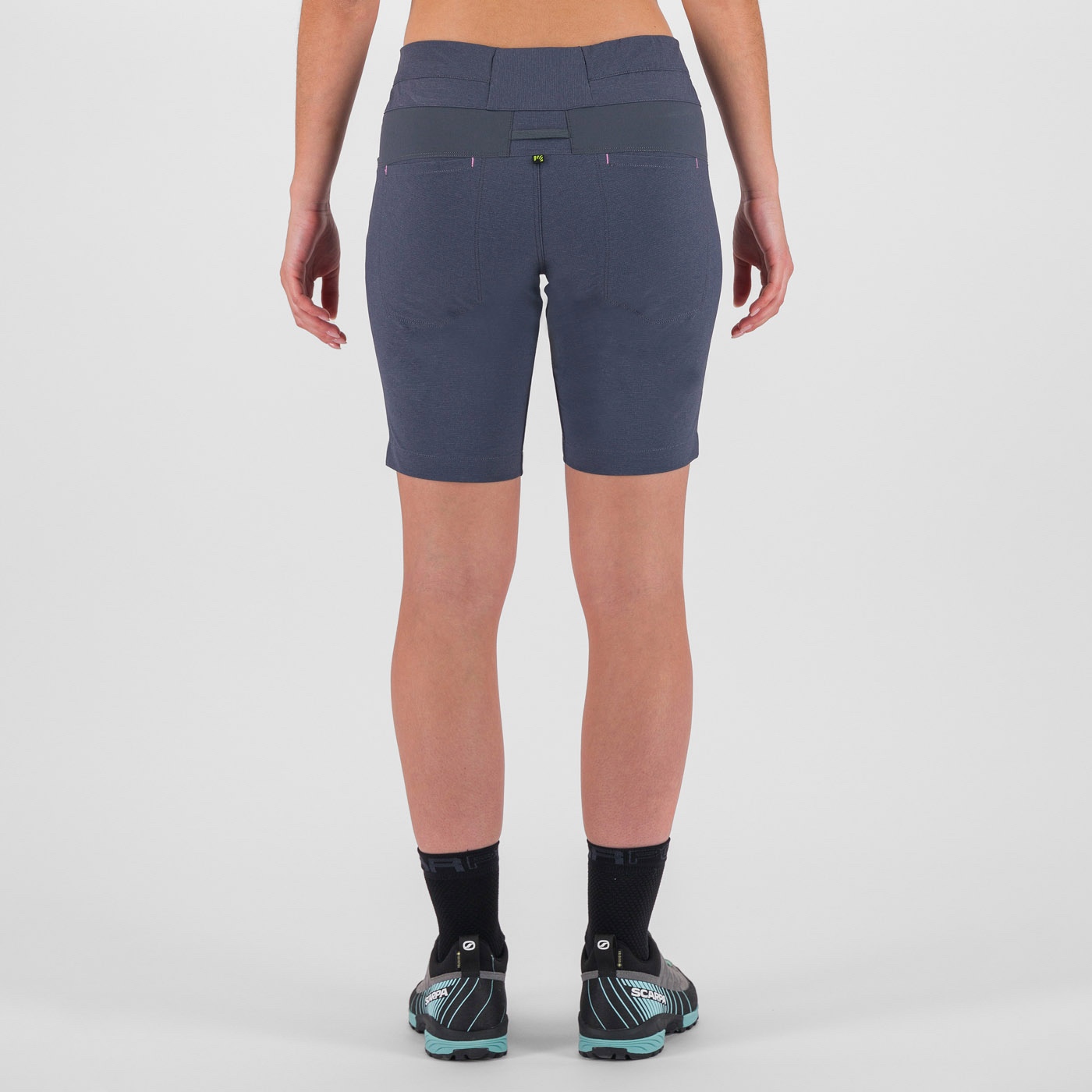 DOLADA W BERMUDA DOLADA W BERMUDA