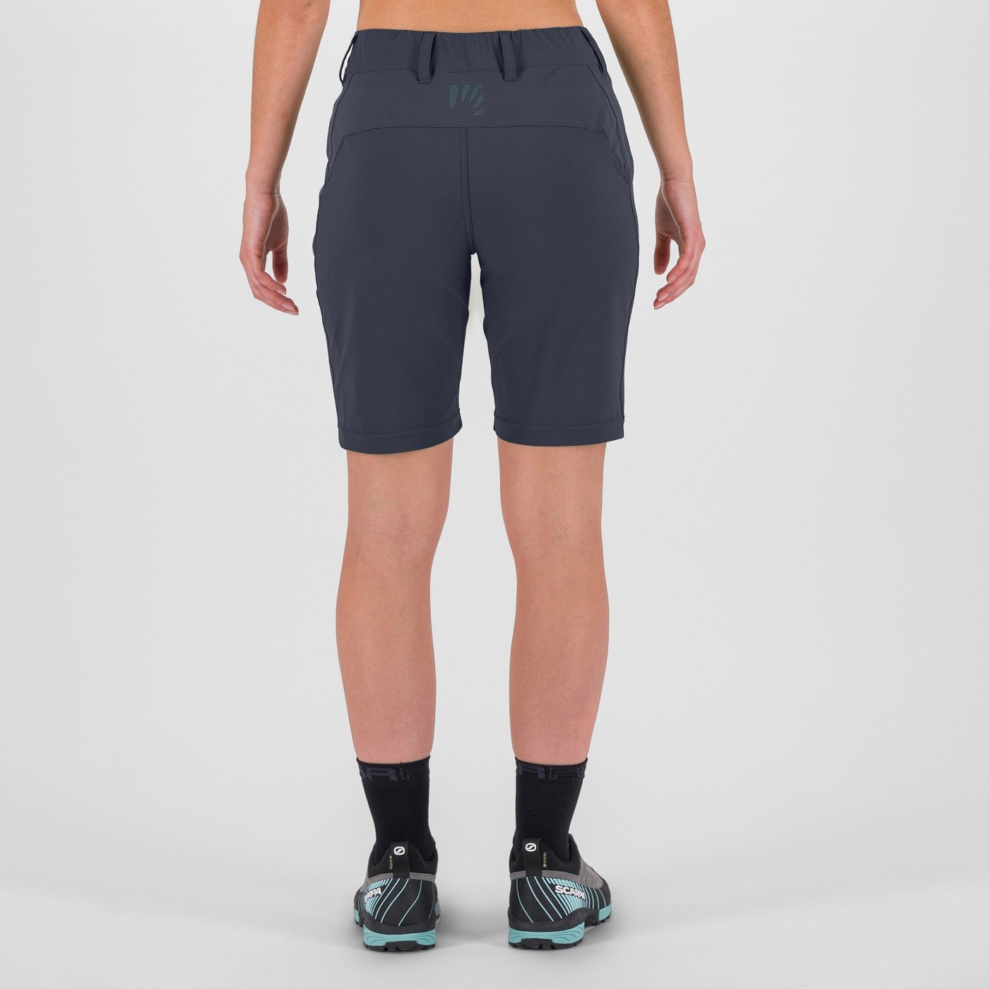 FANTASIA W BERMUDA FANTASIA W BERMUDA