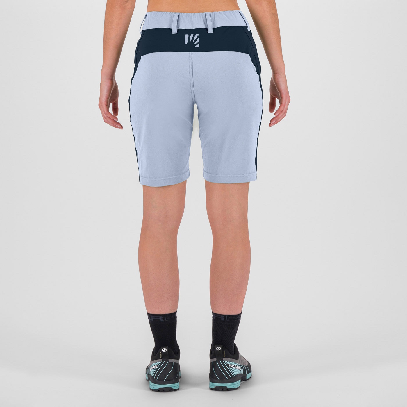 FANTASIA W BERMUDA FANTASIA W BERMUDA