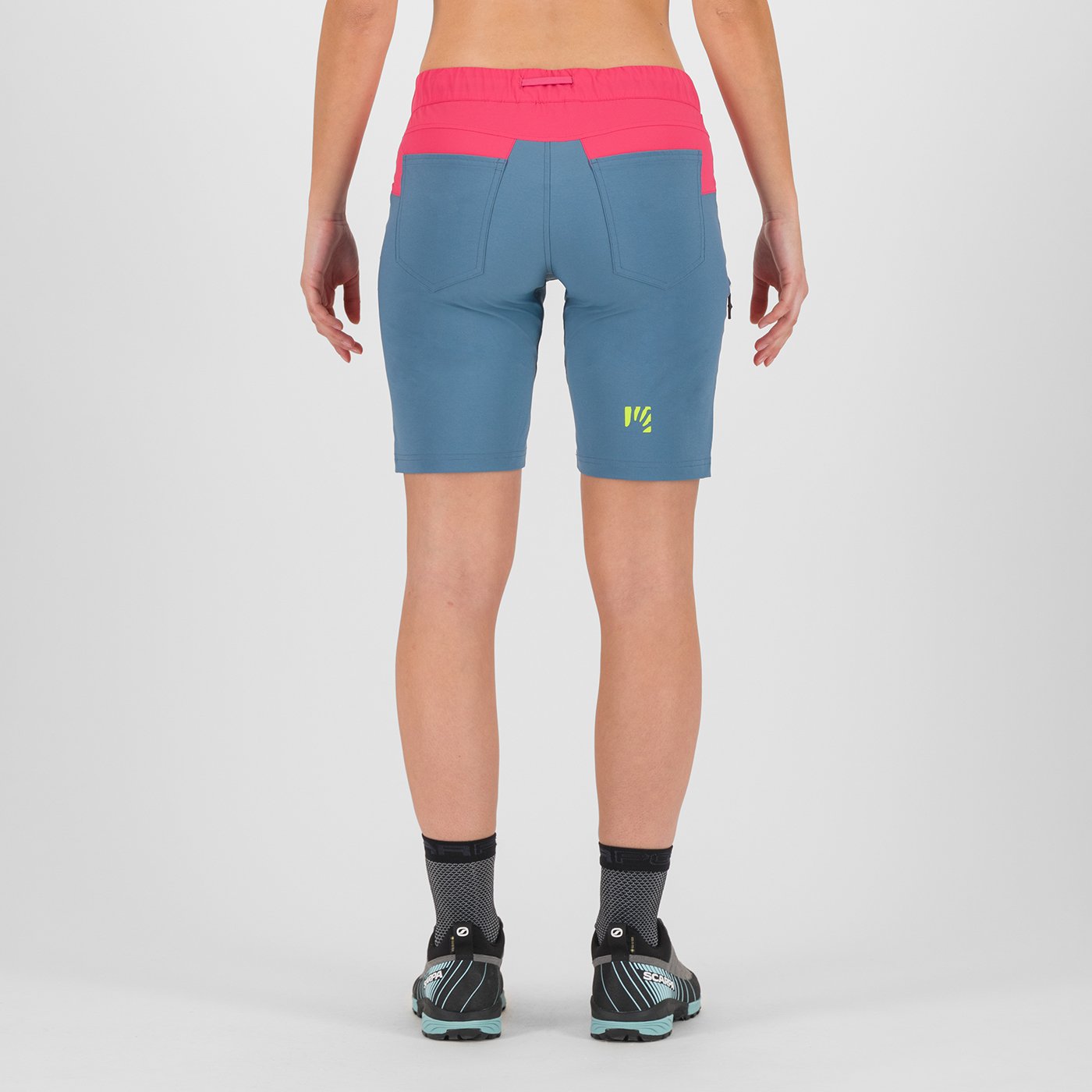 LASTIA W BERMUDA LASTIA W BERMUDA